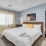 Vibrant Yellow King Room & Desk